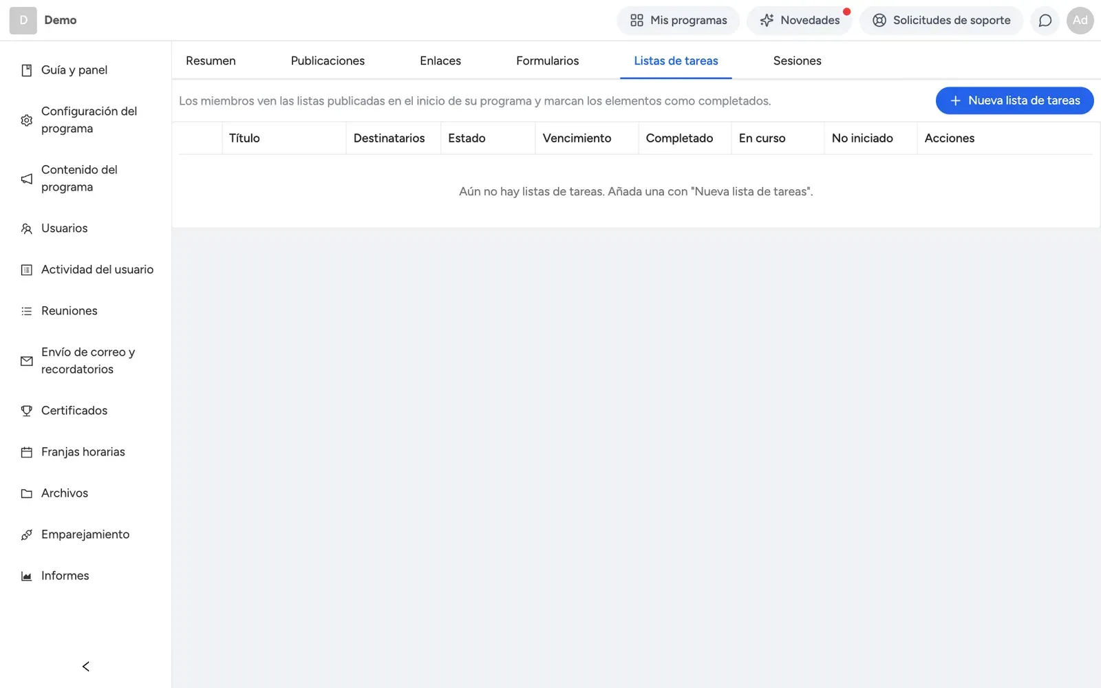 Una lista de tareas con los estados de avance y el público de cada lista